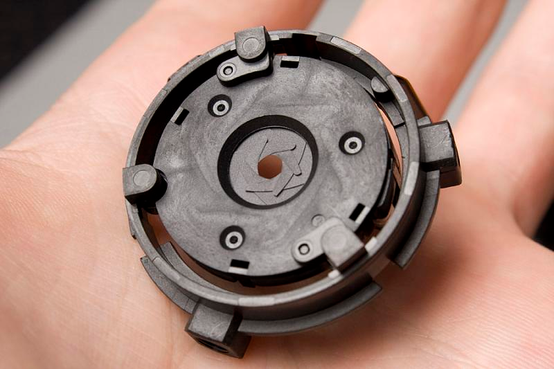 Illustration for article titled Canon Lens Completely Disassembled (Result: A Lot of Rings)